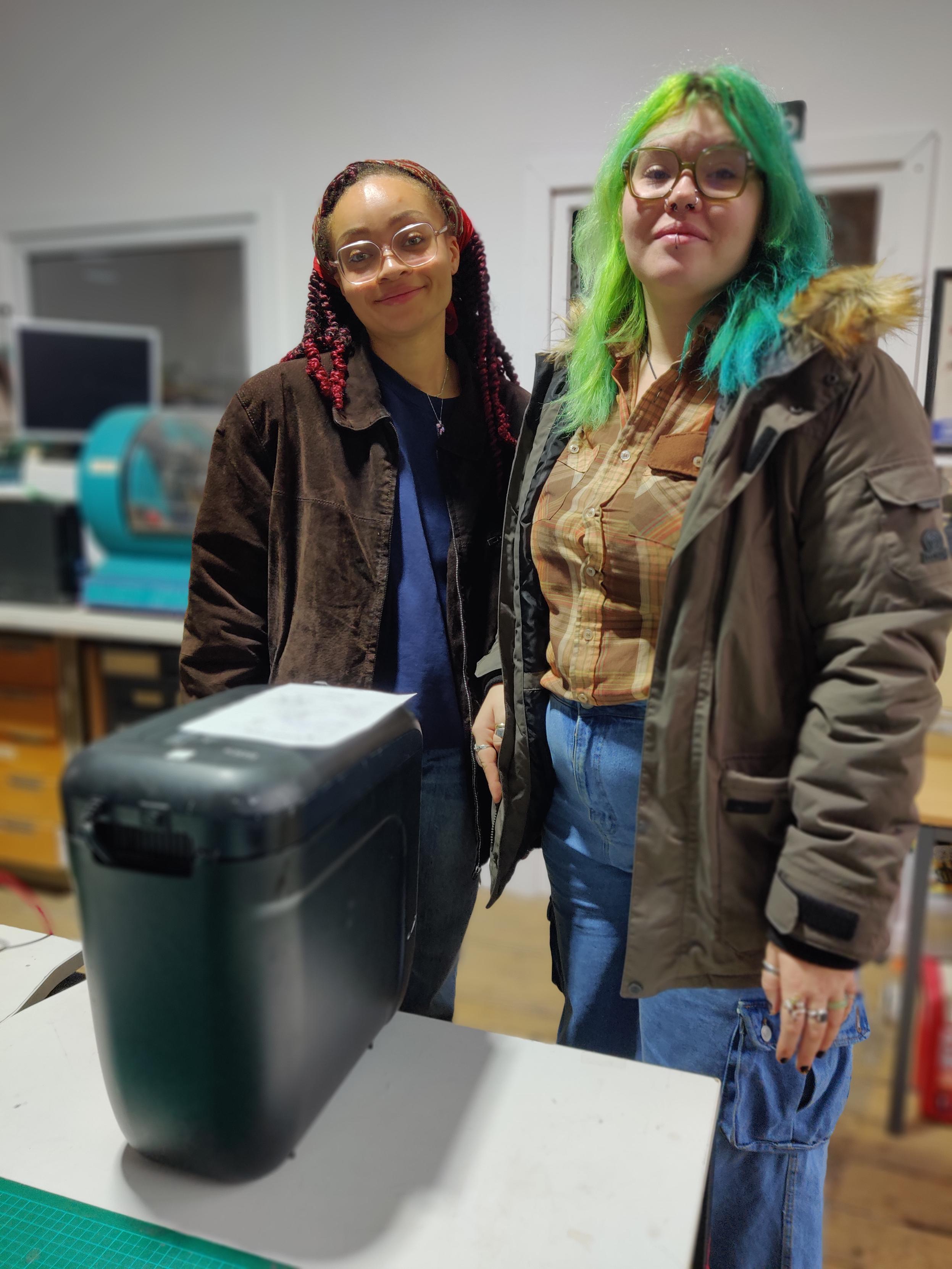 customers with a non-functioning shredder, waiting for it to be fixed